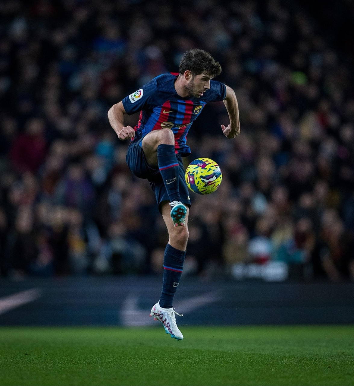 巴塞罗那3-2逆转赫塔菲，梅西破门助球队取胜