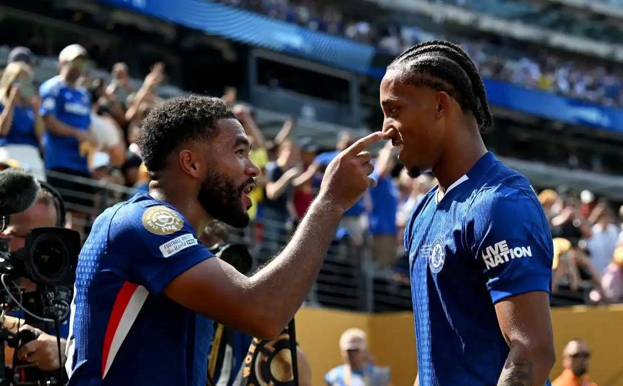 包含切尔西新援表现抢眼，助球队连胜取得战略优势的词条