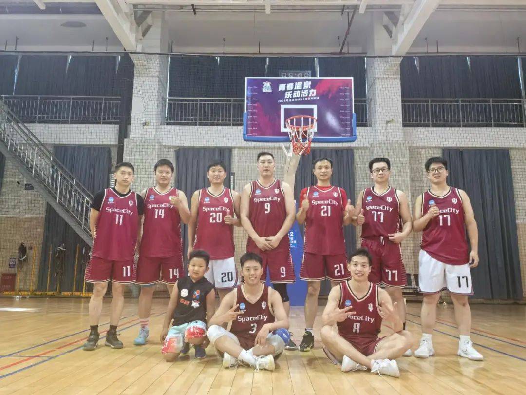 包含年度盛事：外籍教练引领球队进入决赛的词条