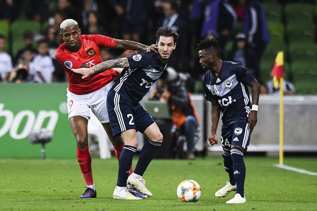 开云体育登录入口-上海上港客场不敌，积分缩小差距的简单介绍